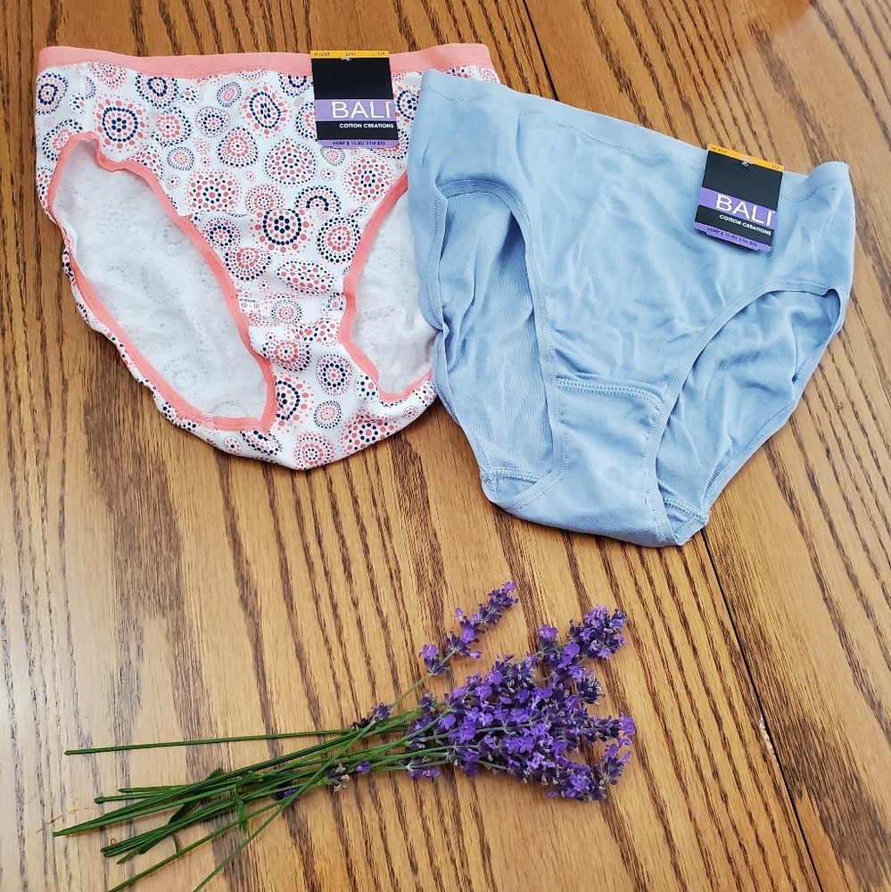 NWT Bali Briefs fit Medium set of two